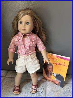 2007 American Girl GOTY Girl Of The Year Nicki Doll With Tie Top Outfit And Book