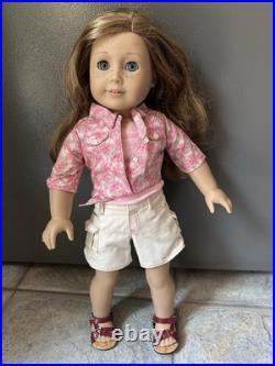 2007 American Girl GOTY Girl Of The Year Nicki Doll With Tie Top Outfit And Book