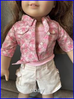 2007 American Girl GOTY Girl Of The Year Nicki Doll With Tie Top Outfit And Book
