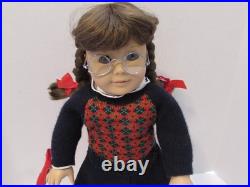 AMERICAN GIRL DOLL PLEASANT COMPANY -MOLLY McINTIRE RARE FIND COLLECTORS