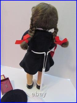 AMERICAN GIRL DOLL PLEASANT COMPANY -MOLLY McINTIRE RARE FIND COLLECTORS