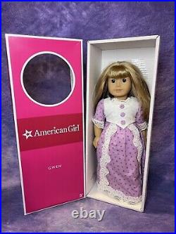 American Girl Doll Gwen Thompson Near Mint In Box withStand