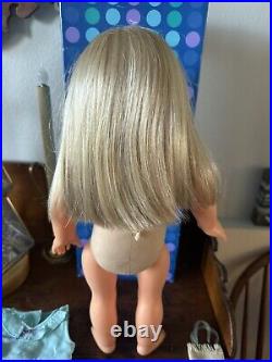 American Girl Doll Kailey 2003 w Meet Outfit, Book, and OG. Box, See description