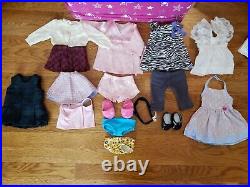 American Girl Doll Lot Excelent Condition (6 Dolls)(travel Bag)(2 Tubs)