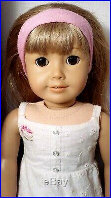 American Girl Gwen Thompson Doll with Box Chrissa Friend Girl of the year 2009