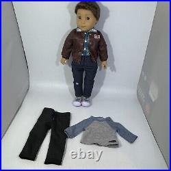 American Girl Logan Everett 2014 Boy Doll 18 Brown Hair Grey Eyes with 2 Outfits