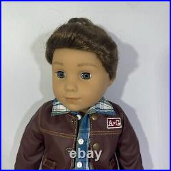 American Girl Logan Everett 2014 Boy Doll 18 Brown Hair Grey Eyes with 2 Outfits