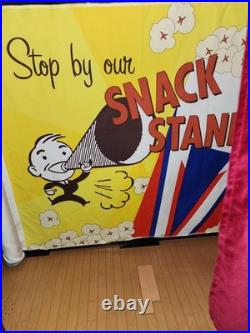 American Girl Molly's Stage and Screen Theatre with Velvet Seats RETIRED