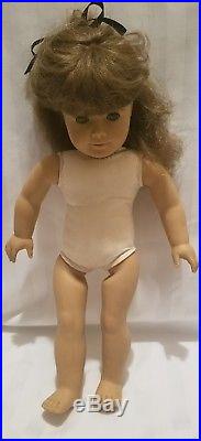 American Girl Pleasant Company Rare White Body Molly Doll, Retired WithNecklace