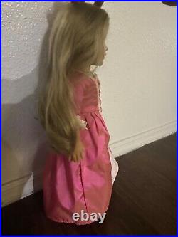 American girl Elizabeth doll WITH original box + clothes, in great condition