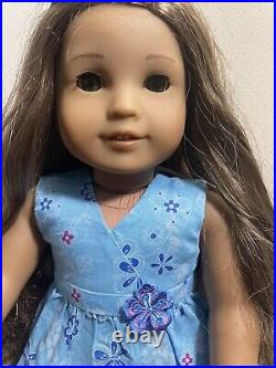 American girl Kanani Doll In Meet Outfit With Necklace Barrette&Book