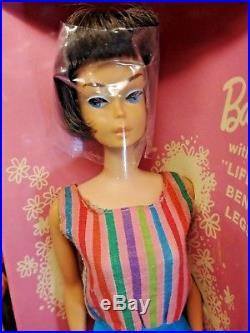 Barbie American Girl Bend Leg Doll Brunette With original box, accessories, stand