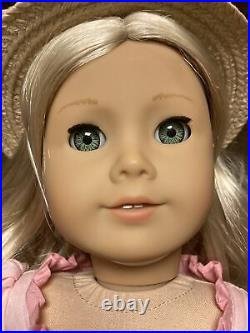 Caroline Abbott American Girl Doll RETIRED beautiful hair and clean