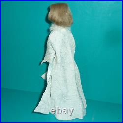 Extremely Rare Vintage Exclusive European Market Gala Abend #1677 Barbie Outfit
