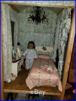 Fully Furnished And Decorated American Girl Doll House, With 10 dolls And