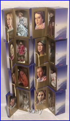 Girls Of Many Lands Dolls By American Girl 8 dolls Withboxes Books & display shelf