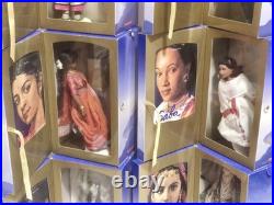 Girls Of Many Lands Dolls By American Girl 8 dolls Withboxes Books & display shelf