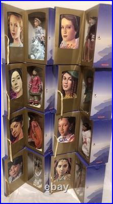 Girls Of Many Lands Dolls By American Girl 8 dolls Withboxes Books & display shelf