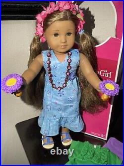 Kanani Akina American Girl Doll In Box With Extra Outfits