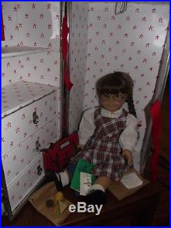 One of the first Molly dolls made! Pleasant Co. Truly special American Girl