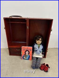 Rare American Girl Lindsey 18 Doll With Wardrobe Box Story Book