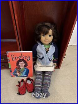 Rare American Girl Lindsey 18 Doll With Wardrobe Box Story Book Rare American Girl Lindsey 18 Doll With Wardrobe Box Story Book