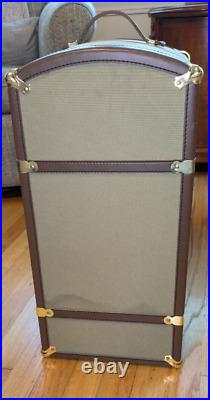 Vintage American Girl Doll Trunk withhangers
