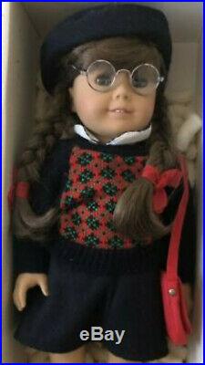 Vintage american girl doll Molly McIntire 1986 with clothing and accessories