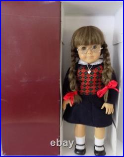 WHITE Body EUC Molly Pleasant Co American Girl Doll w BOX Meet Outfit