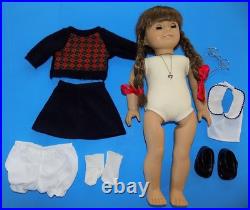 WHITE Body EUC Molly Pleasant Co American Girl Doll w BOX Meet Outfit